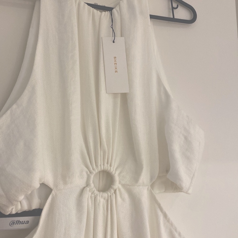 HOST PICK π€© Sheike Ivory dress size 16 side cut out detail NWT - Picture 4 of 9